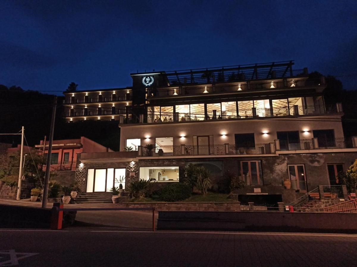 普里马维拉德雷特那酒店 扎费拉纳-埃特内阿 外观 照片