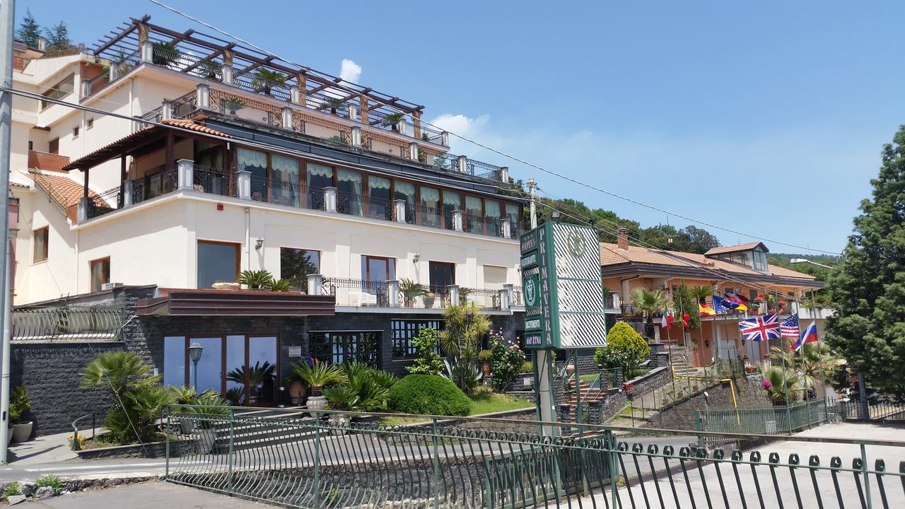 普里马维拉德雷特那酒店 扎费拉纳-埃特内阿 外观 照片